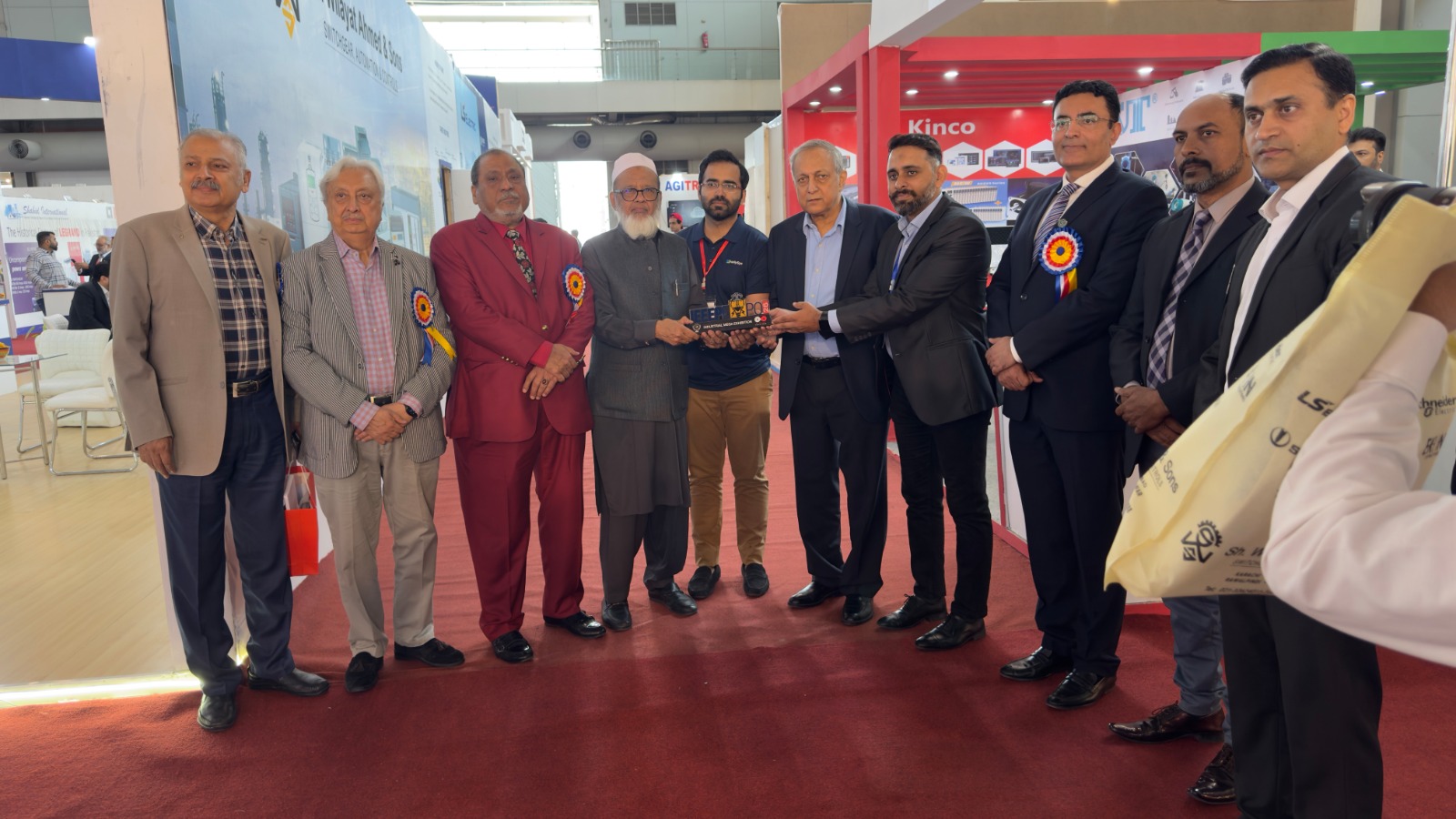 ACNOSOL exhibition team
